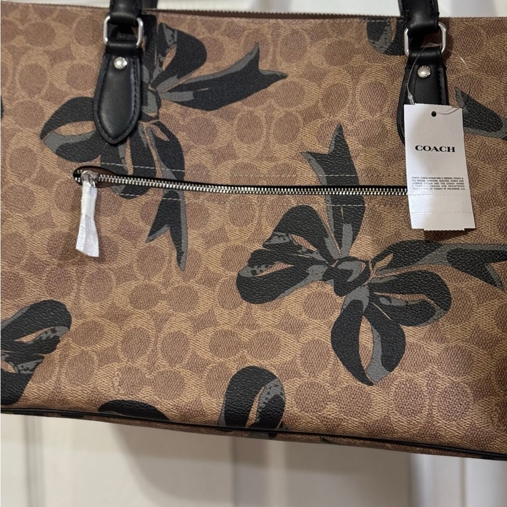NWT Coach Gallery Tote Bag In Signature Canvas With Bow Print CZ174 - Picture 6 of 12